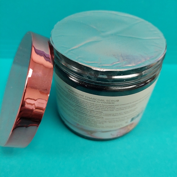 Champagne charcoal scrub - Picture 4 of 4